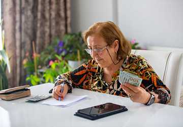 What Are the Best Strategies for Retirement Withdrawal